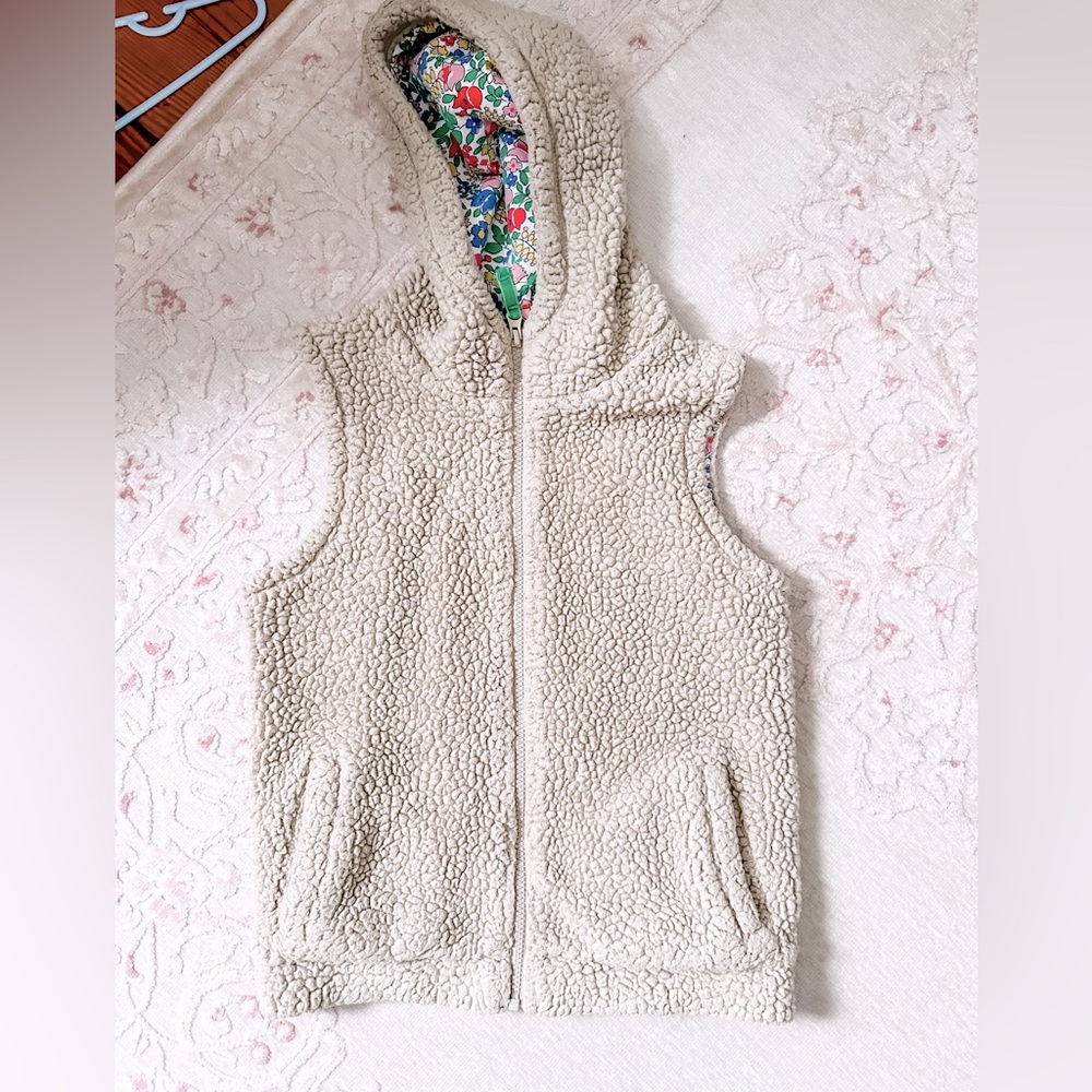 Mini Boden fuzzy vest